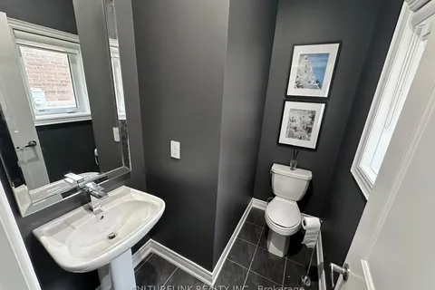 65 Murray Leonard Lane, East Gwillimbury, ON L9N 0Z5