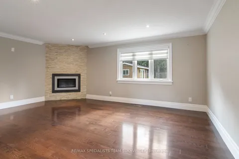 187 Bourbon St, Vaughan, ON L4L 6Z1