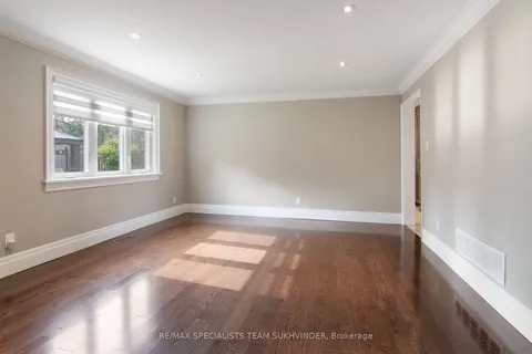 187 Bourbon St, Vaughan, ON L4L 6Z1