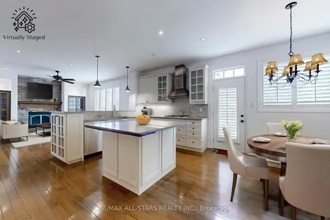 29 Yorkleigh Circ, Whitchurch-Stouffville, ON L4A 0Z5