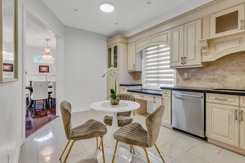 224 Summeridge Dr, Vaughan, ON L4J 8T2