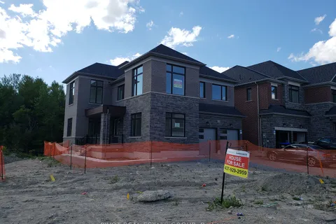 129 Wraggs Rd, Bradford West Gwillimbury, ON L3Z 4N2