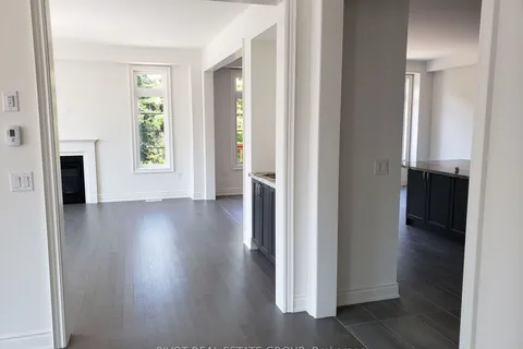 129 Wraggs Rd, Bradford West Gwillimbury, ON L3Z 4N2
