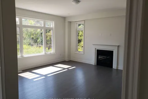 129 Wraggs Rd, Bradford West Gwillimbury, ON L3Z 4N2