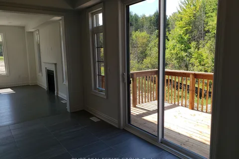 129 Wraggs Rd, Bradford West Gwillimbury, ON L3Z 4N2