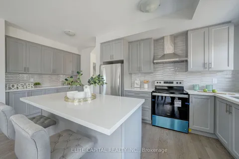 105 Yorkton Blvd, Markham, ON L6C 3L7