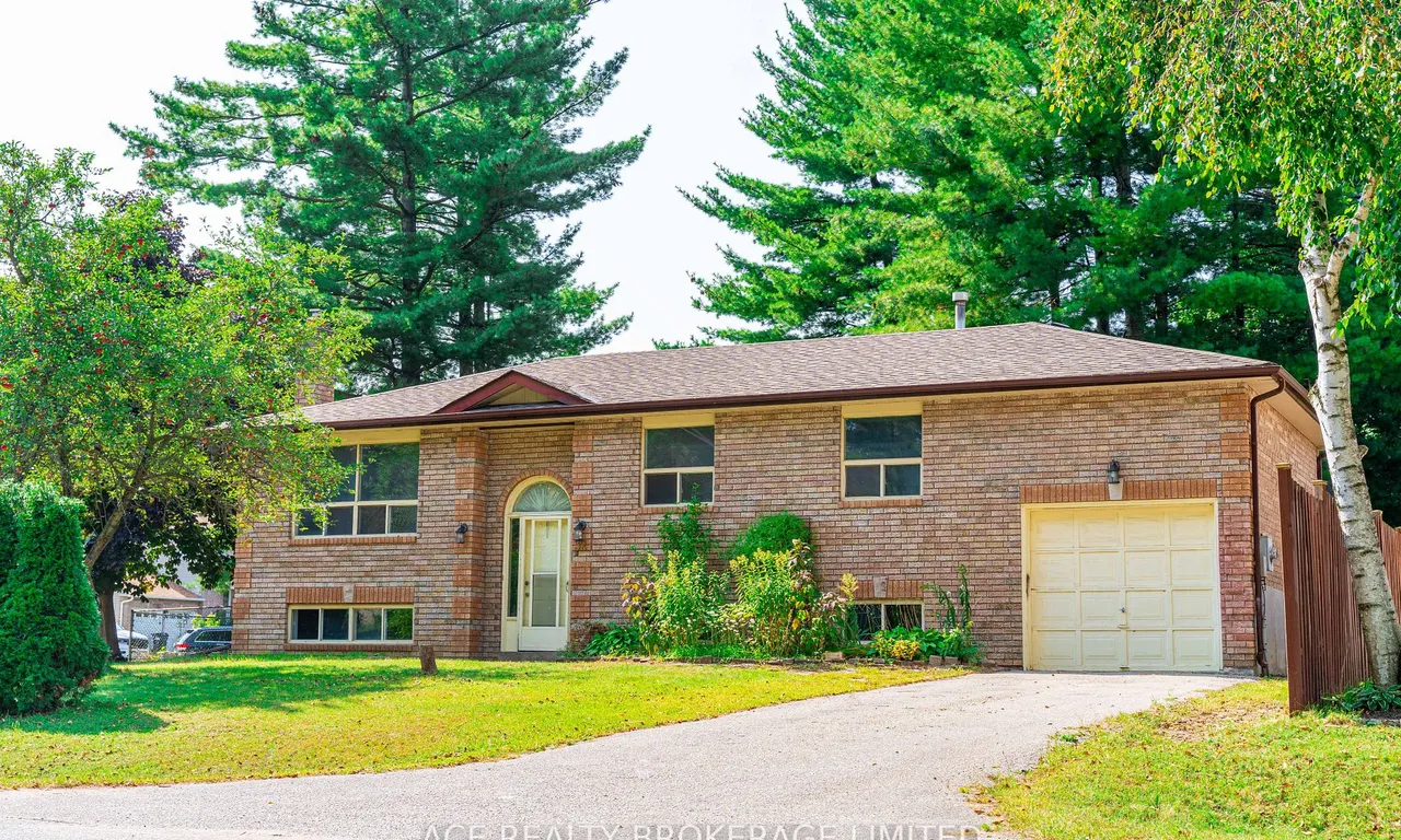 32 Mansonic Way, Essa, ON L3W 0J7