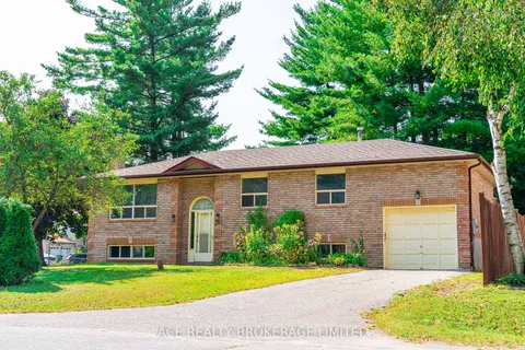 32 Mansonic Way, Essa, ON L3W 0J7