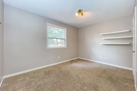 32 Mansonic Way, Essa, ON L3W 0J7