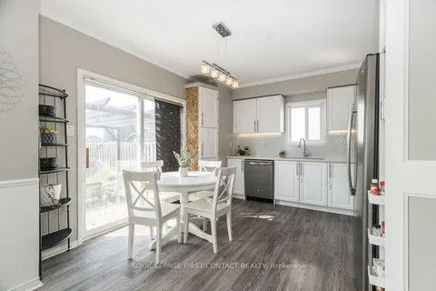 25 Truax Cres, Essa, ON L0M 1B4