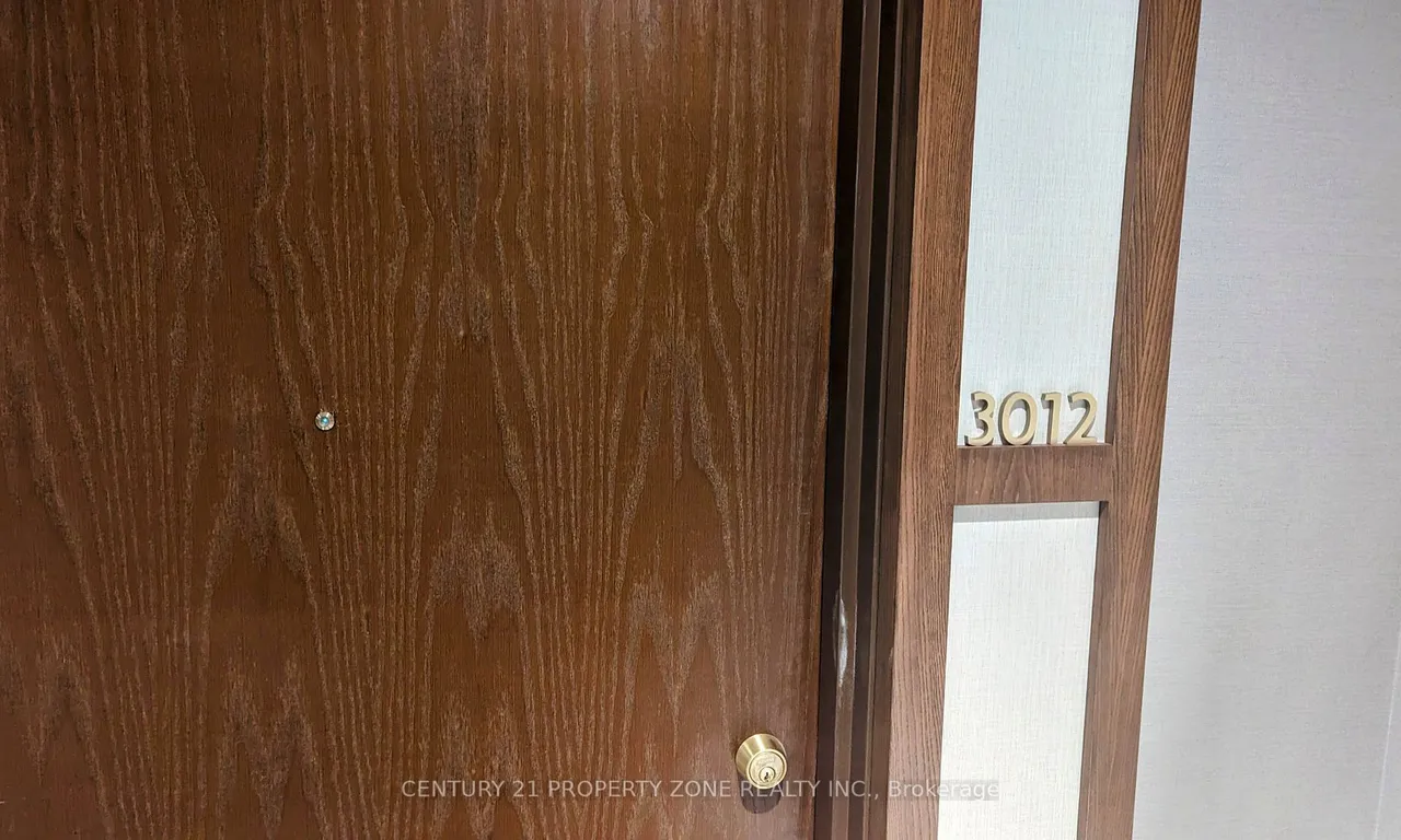 Condo Apt interior view at 1000 Portage Pkwy Vaughan