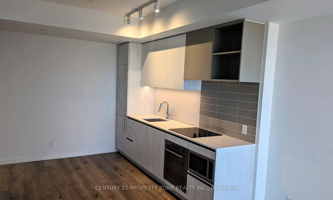 Condo Apt kitchen at 1000 Portage Pkwy Vaughan