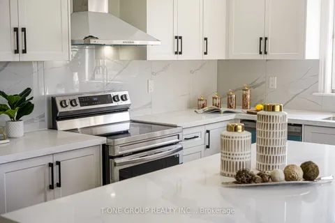947 Mount Albert Rd, East Gwillimbury, ON L0G 1V0