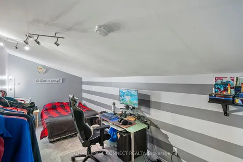 786 Candaras St, Innisfil, ON L9S 2H1