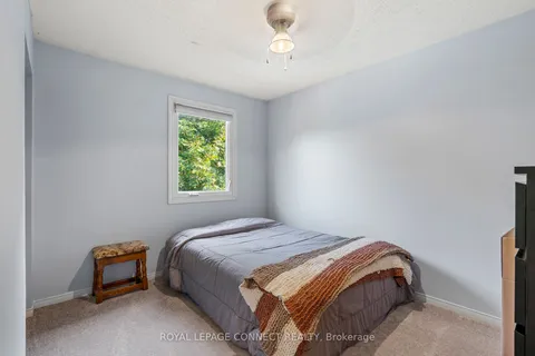 786 Candaras St, Innisfil, ON L9S 2H1