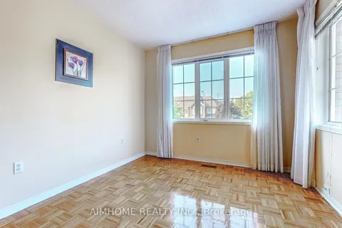 27 Novella Rd, Vaughan, ON L4K 5J8