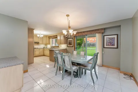 14 Yellow Pine Cres, Vaughan, ON L4L 3G9