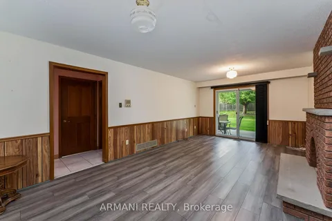 14 Yellow Pine Cres, Vaughan, ON L4L 3G9