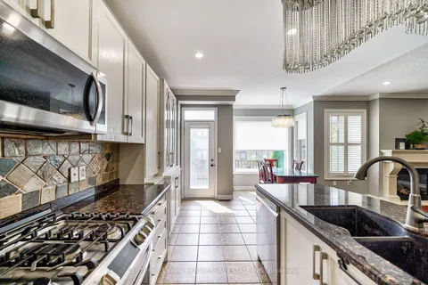 816 Millard St, Whitchurch-Stouffville, ON L4A 0B6