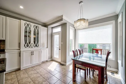 816 Millard St, Whitchurch-Stouffville, ON L4A 0B6