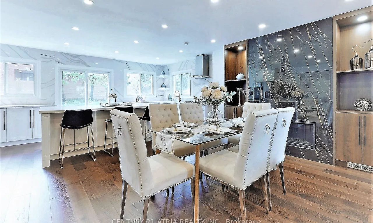 132 Kersey Crt, Richmond Hill, ON L4C 5V8