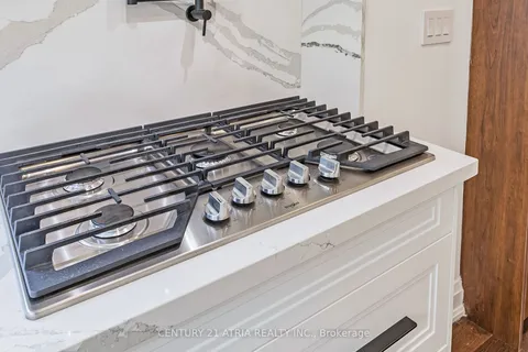 132 Kersey Crt, Richmond Hill, ON L4C 5V8