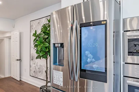 132 Kersey Crt, Richmond Hill, ON L4C 5V8