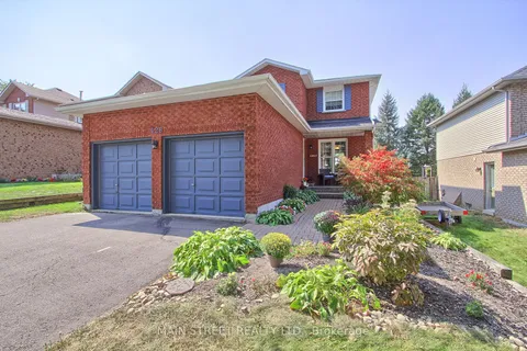 426 Pickering Cres, Newmarket, ON L3Y 8G8