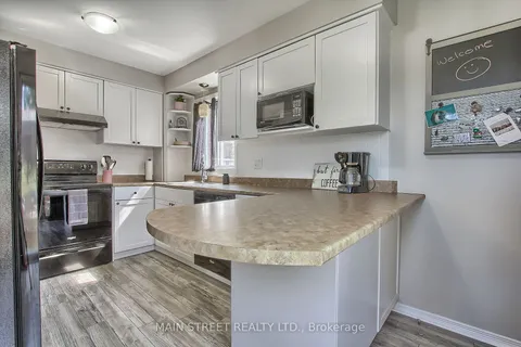 426 Pickering Cres, Newmarket, ON L3Y 8G8