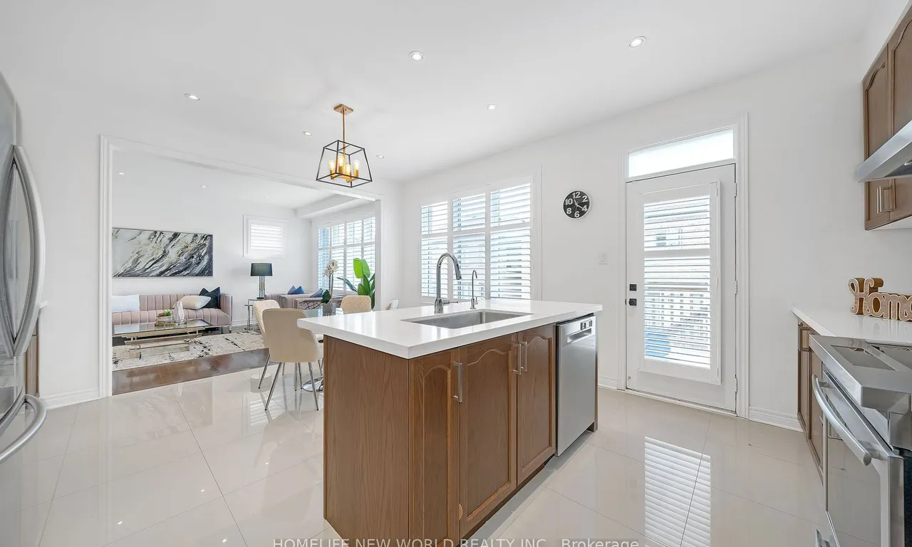 30 Rothwell St, Aurora, ON L4G 0V6