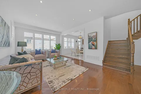 30 Rothwell St, Aurora, ON L4G 0V6