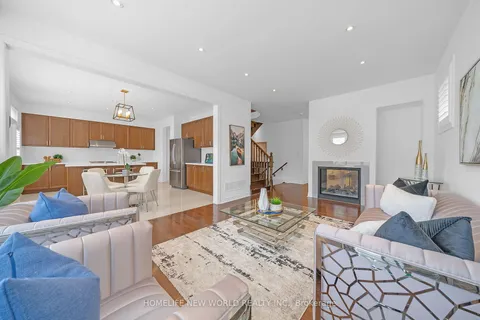 30 Rothwell St, Aurora, ON L4G 0V6