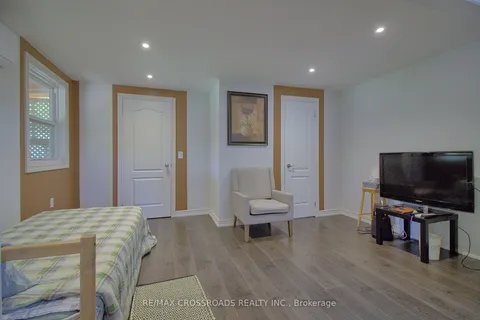 2012 lilac Dr, Innisfil, ON L9S 1Y9