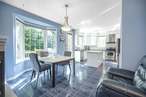 9 King Henry Dr, Markham, ON L6C 2N1