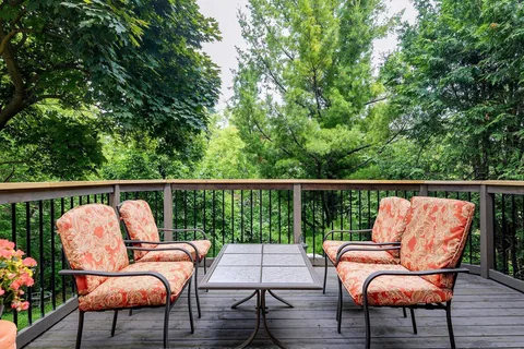 102 Baywood Crt, Markham, ON L3T 5W3