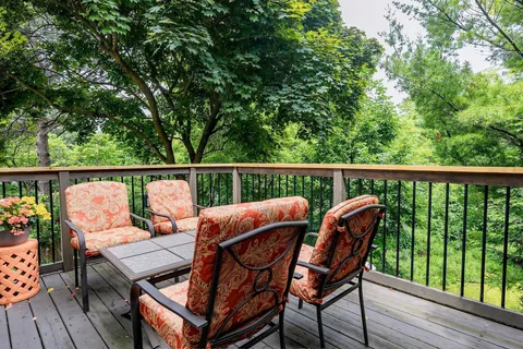 102 Baywood Crt, Markham, ON L3T 5W3