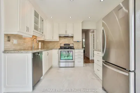 74 Links Rd, Vaughan, ON L6A 1L4