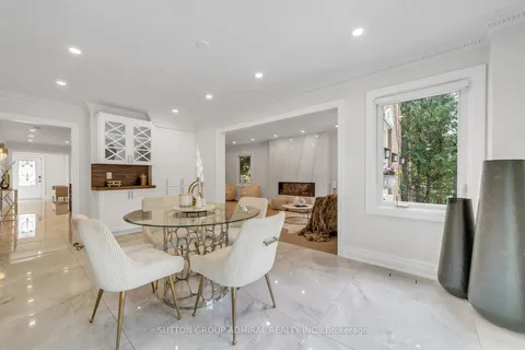 423 Mill St, Richmond Hill, ON L4C 7X4