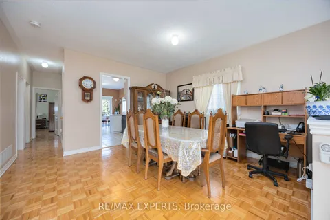 348 St Joan of Arc Ave, Vaughan, ON L6A 3N1