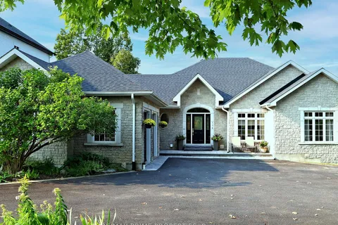 136 Snively St, Richmond Hill, ON L4E 3E8