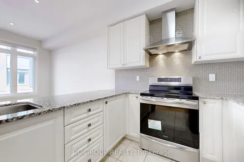 24 William Saville St, Markham, ON L3R 9S3