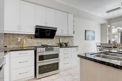 45 Starwood Rd, Vaughan, ON L4J 9C9