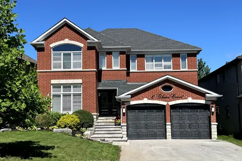 6 Gleave Crt, Aurora, ON L4G 7L9