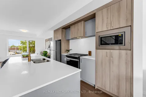 9 Persica St, Richmond Hill, ON L4E 2T3