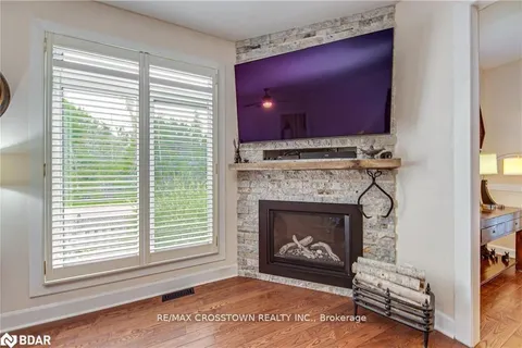 1104 Alfred St, Innisfil, ON L0L 1C0