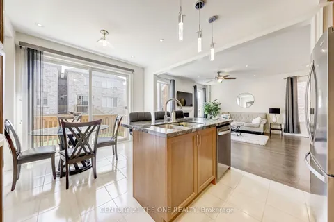 152 Frederick Pearson St, East Gwillimbury, ON L9N 0Y9