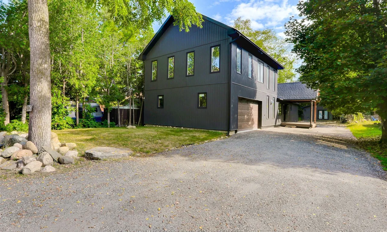 2041 Lilac Dr, Innisfil, ON L9S 1Y9