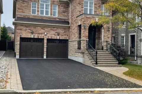 109 Heintzman Cres, Vaughan, ON L4A 4T1