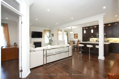 109 Heintzman Cres, Vaughan, ON L4A 4T1