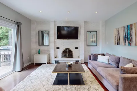 81 Garden Ave, Richmond Hill, ON L4C 6L6